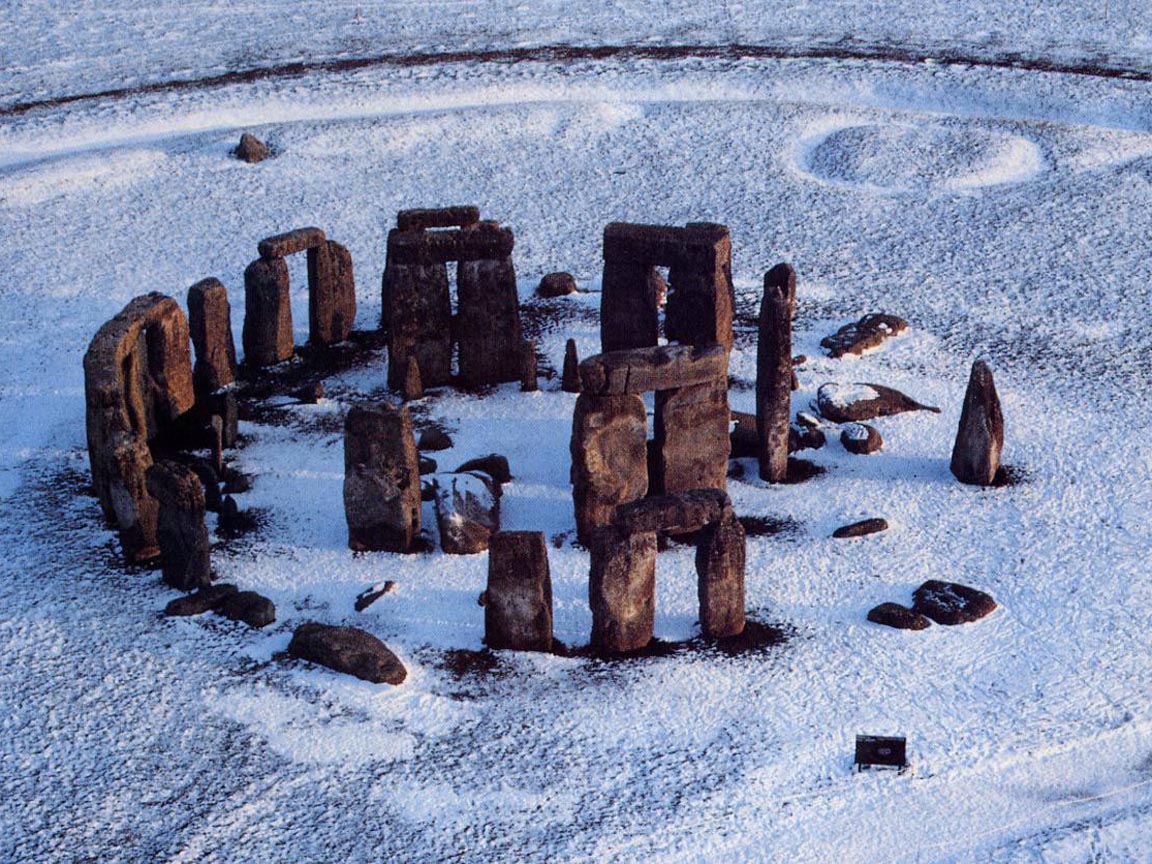stonehenge ufo crop circles